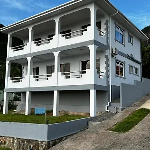 Western Ocean Breeze Self Catering , Виктория Сейшельские острова